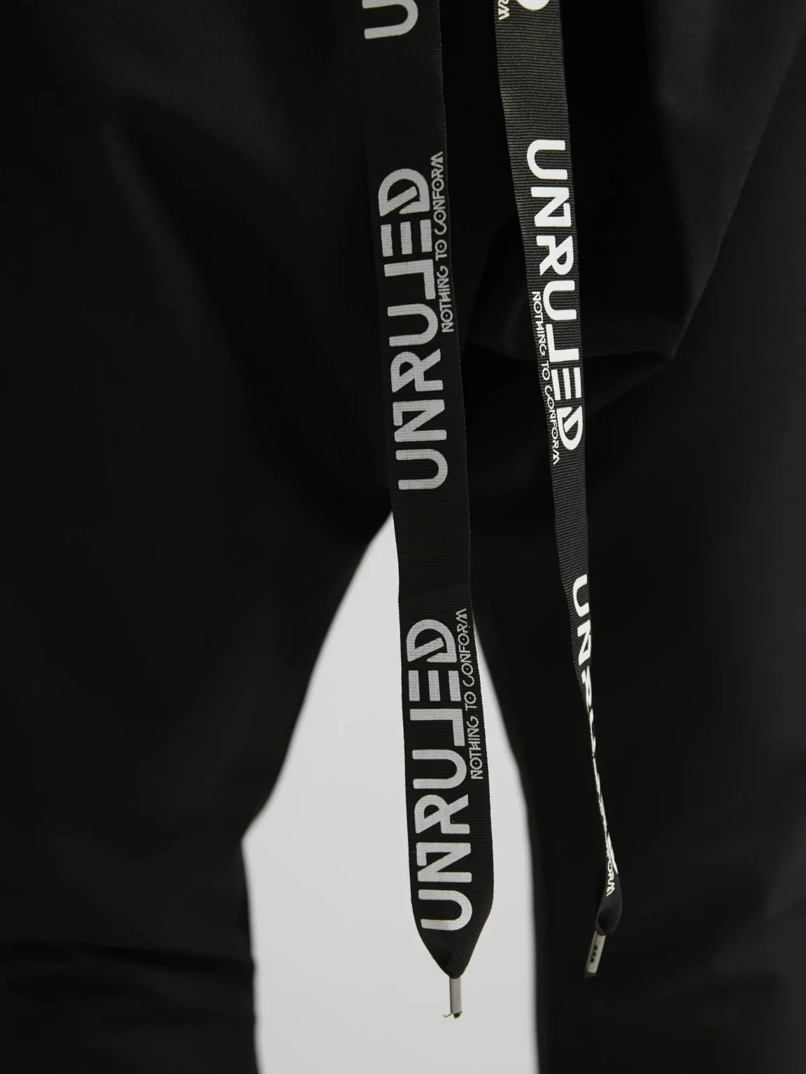 Italian-made black men's trousers with refined construction and premium materials.