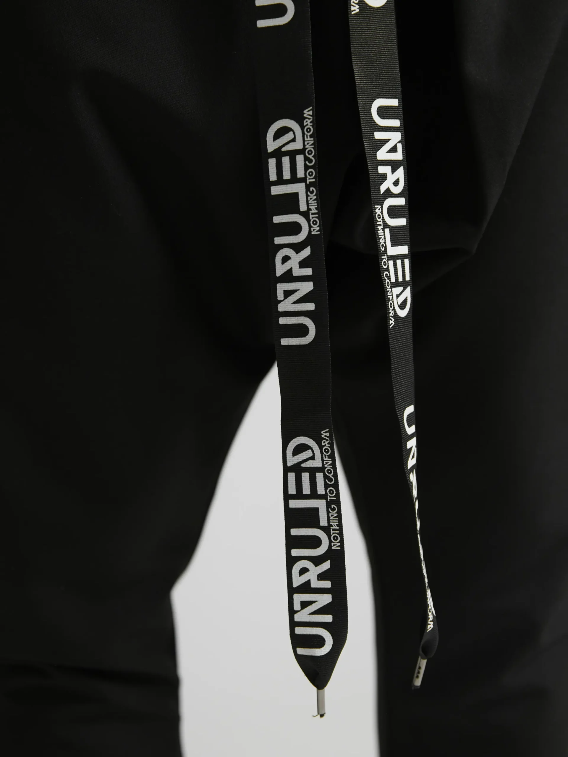 Italian-made black men's trousers with refined construction and premium materials.