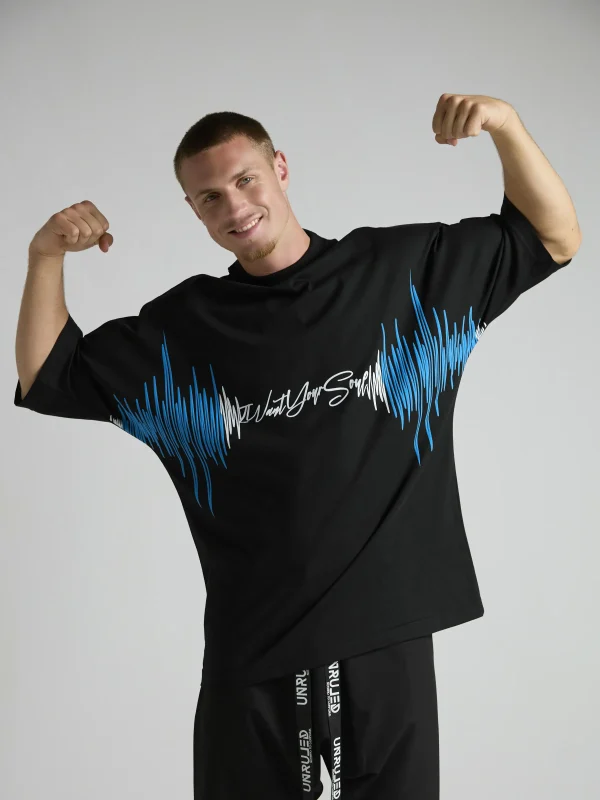 Black oversized men's T-shirt from UNRULED BEAT capsule collection Made in Italy.