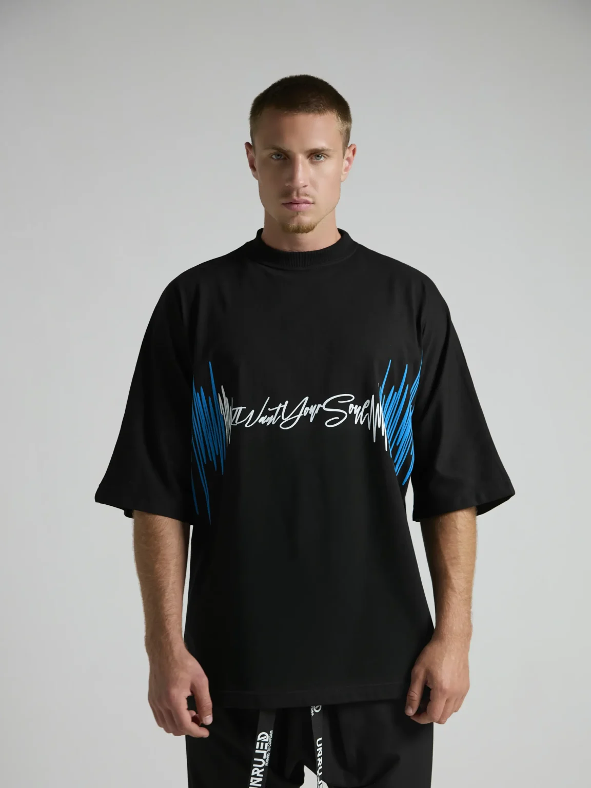 Black oversized men's T-shirt from UNRULED BEAT capsule collection Made in Italy.